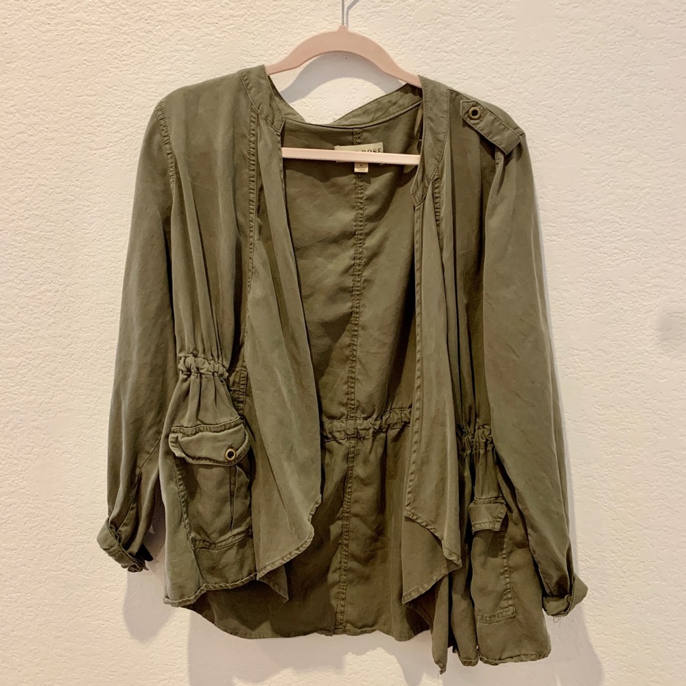 Knox Rose, army green light jacket.